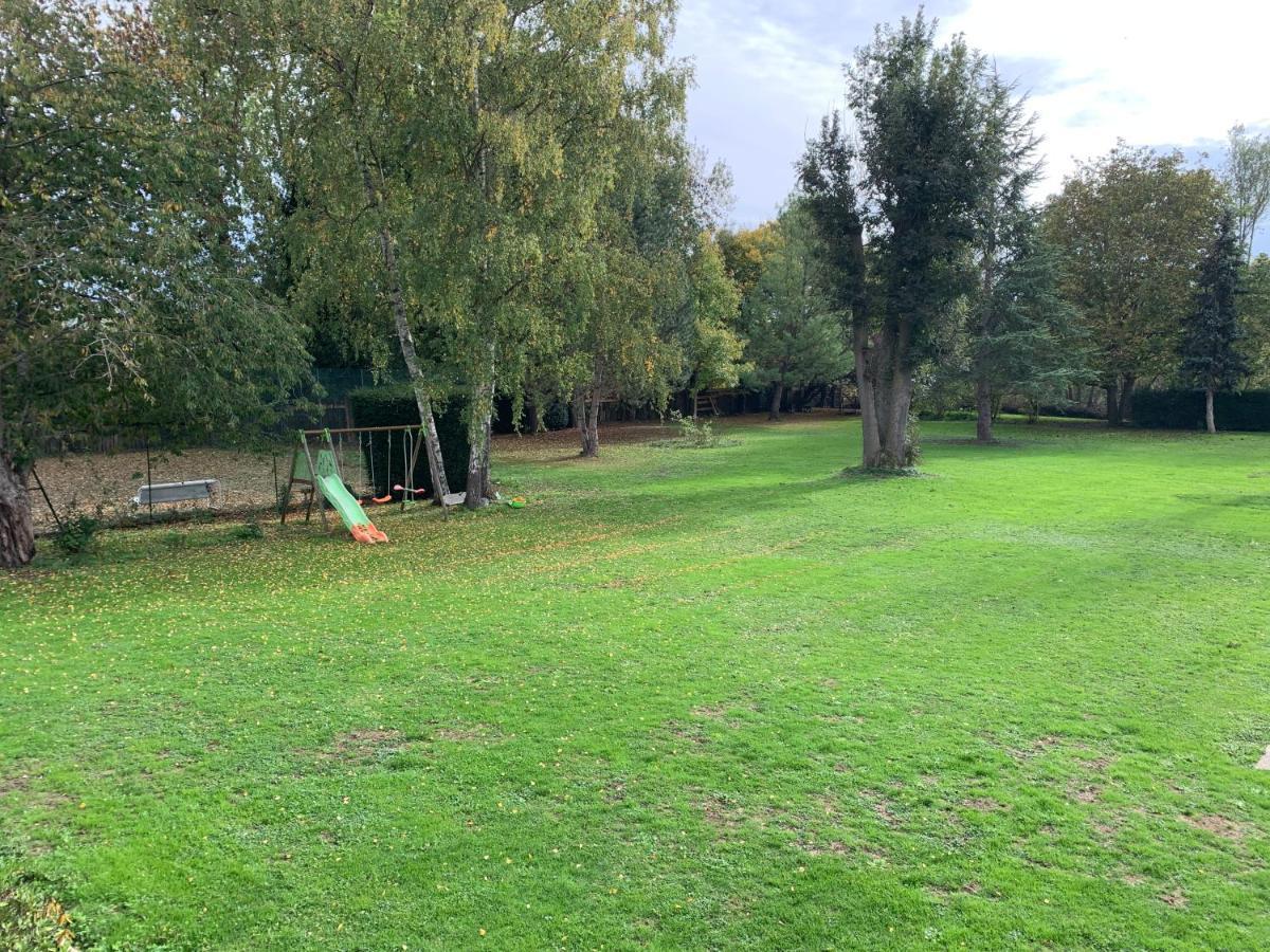 Appartement Familial Au Bord De La Marne, Jardin 8000M2, Piscine, Court De Tennis, Terrasse, Parking Gratuit Proche Disneyland Isles-lès-Villenoy Eksteriør bilde
