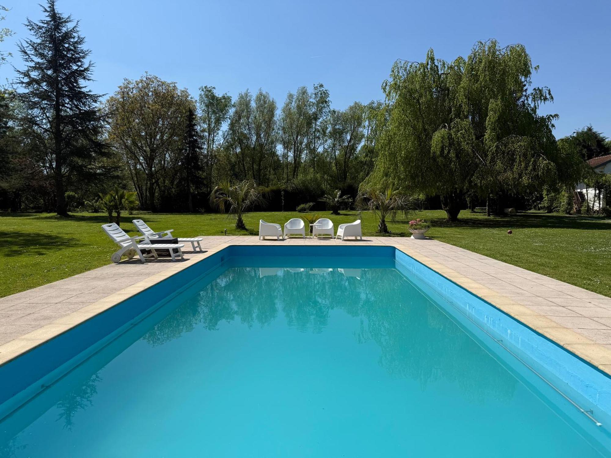 Appartement Familial Au Bord De La Marne, Jardin 8000M2, Piscine, Court De Tennis, Terrasse, Parking Gratuit Proche Disneyland Isles-lès-Villenoy Eksteriør bilde