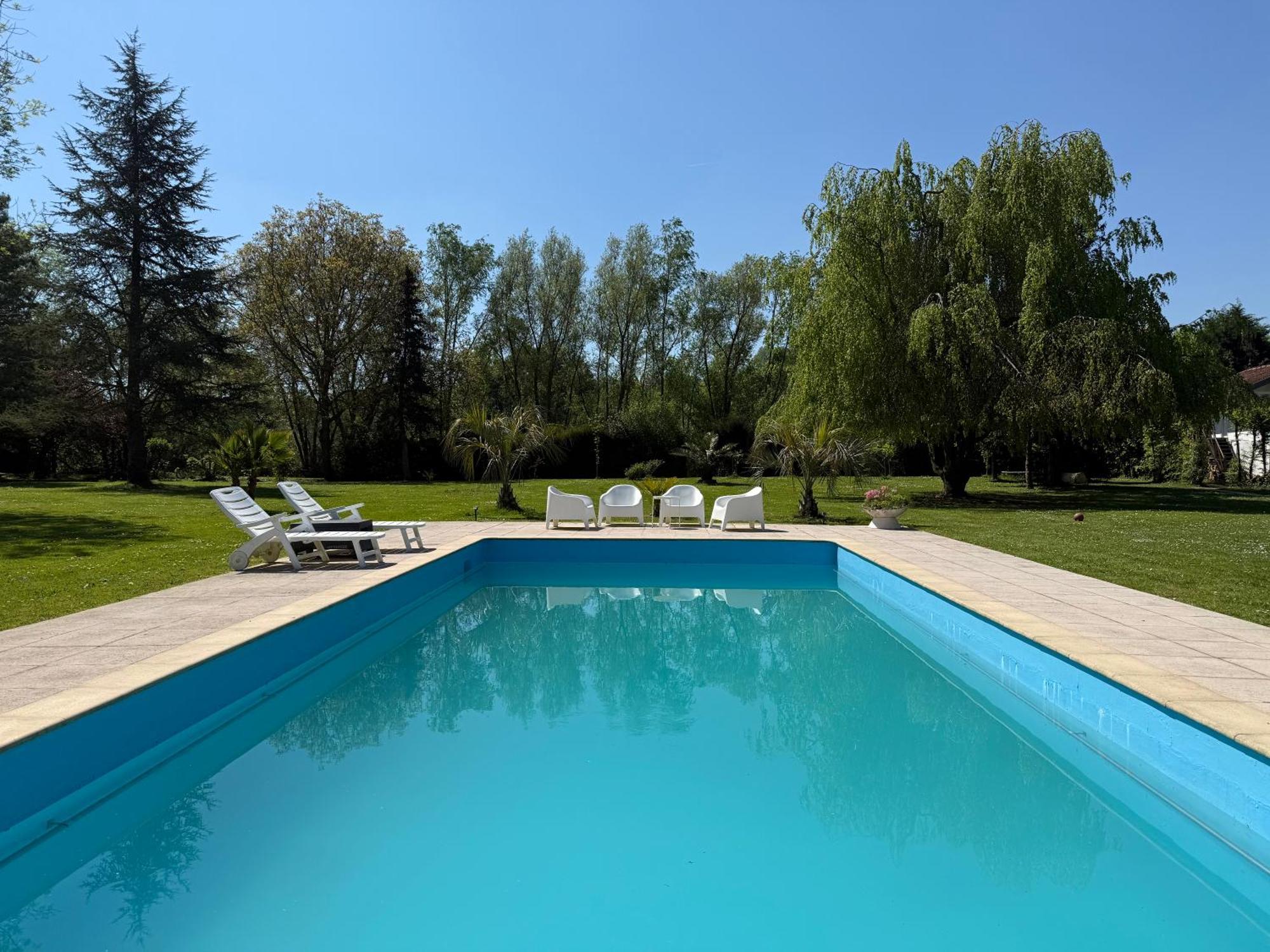 Appartement Familial Au Bord De La Marne, Jardin 8000M2, Piscine, Court De Tennis, Terrasse, Parking Gratuit Proche Disneyland Isles-lès-Villenoy Eksteriør bilde
